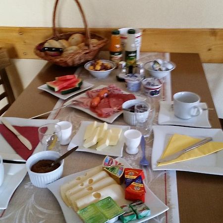 Gasthaus ,,Zum Schwarzen Baer" Gusten ภายนอก รูปภาพ